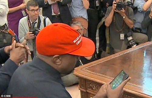 Кейни Уэстийн хэтэрхий хялбар утасны код